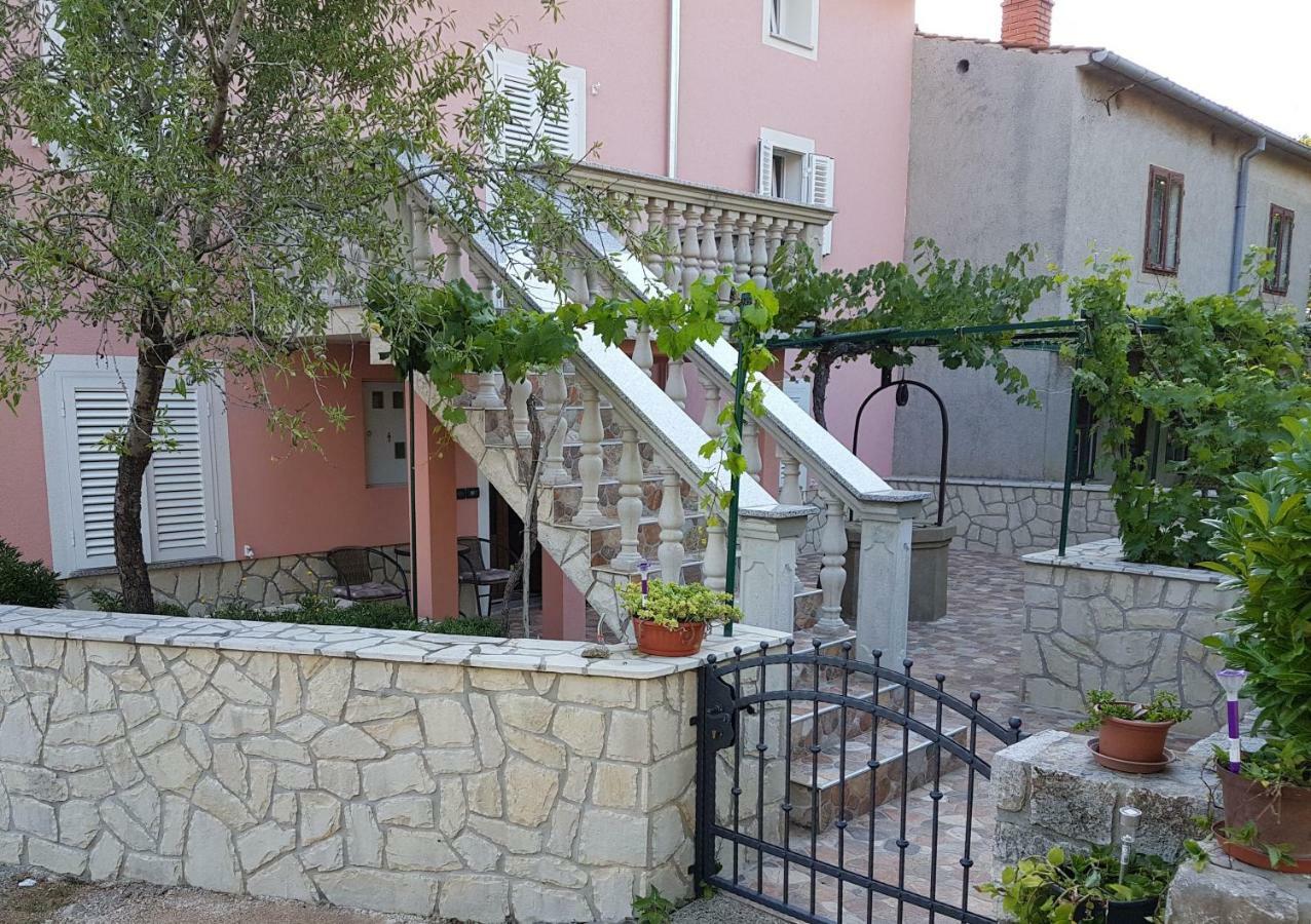 Apartment Chuck Vrh  Exterior photo